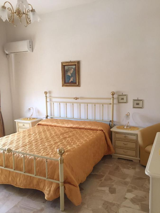 B&B Anna Piscinas Bagian luar foto