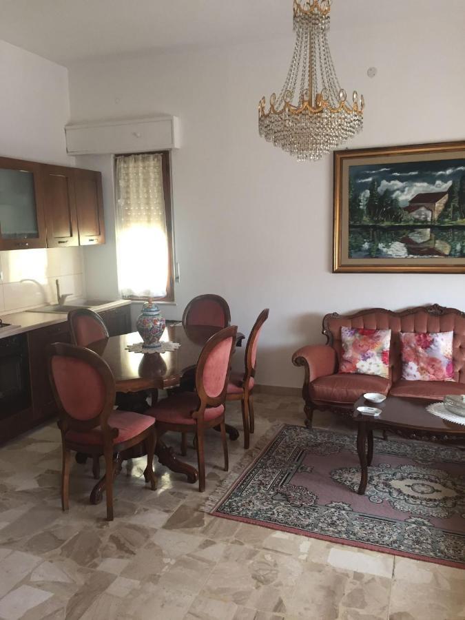 B&B Anna Piscinas Bagian luar foto