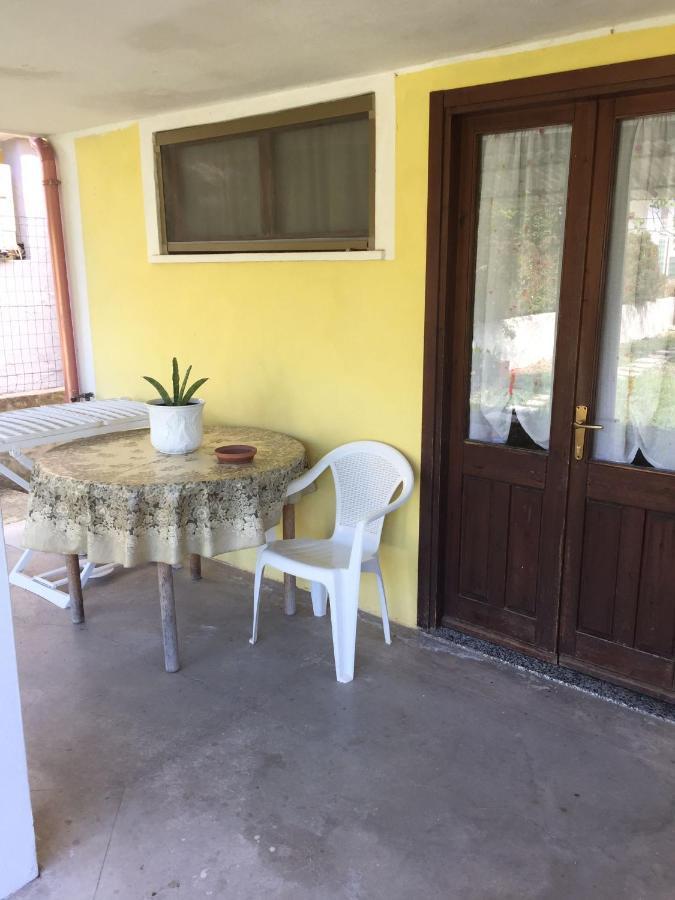 B&B Anna Piscinas Bagian luar foto