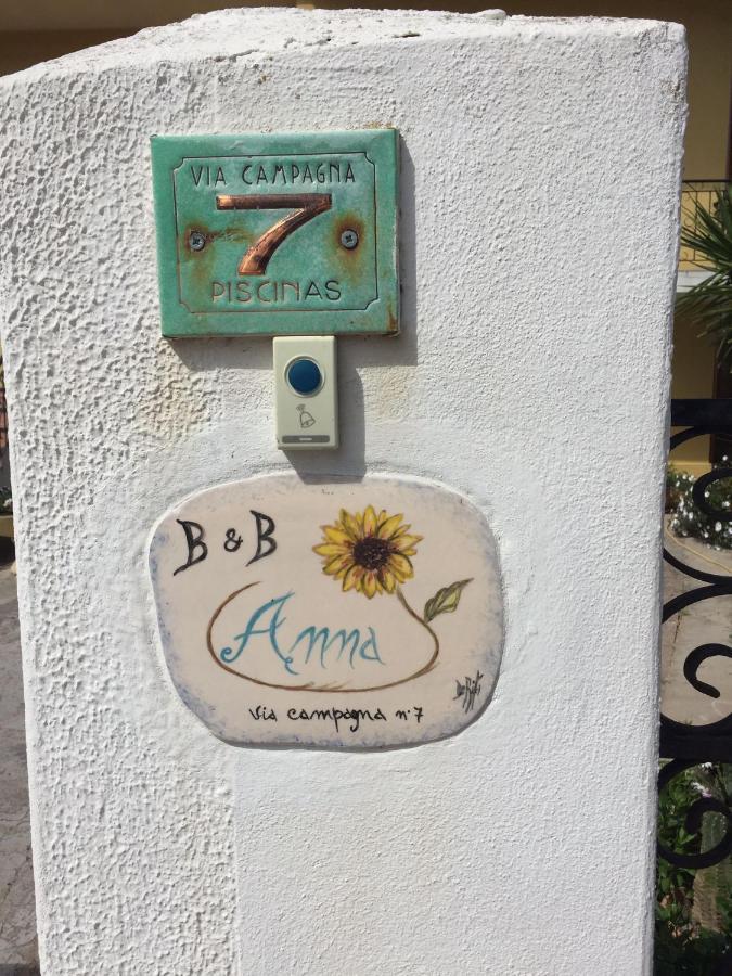 B&B Anna Piscinas Bagian luar foto