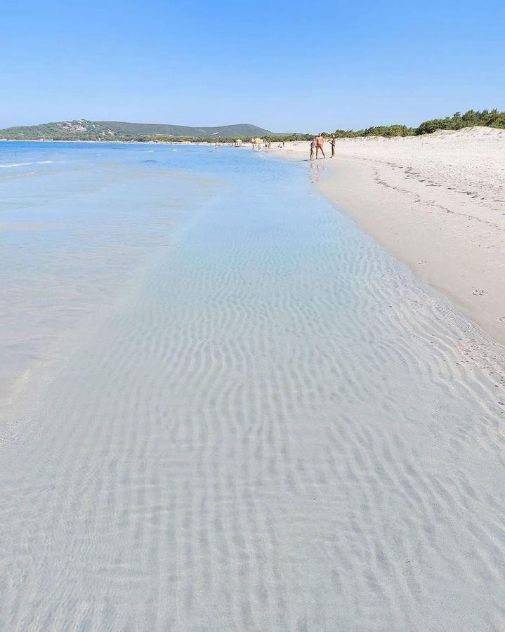 B&B Anna Piscinas Bagian luar foto